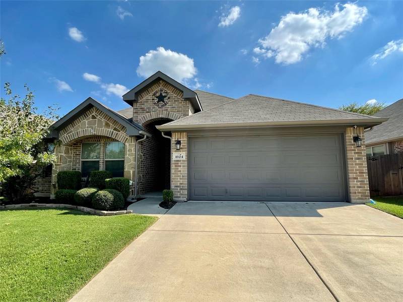 1524 Baslow Lane, Burleson, TX 76028