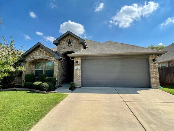 1524 Baslow Lane, Burleson, TX 76028