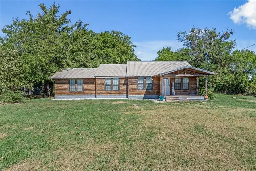 715 Bradley Street, Groesbeck, TX 76642