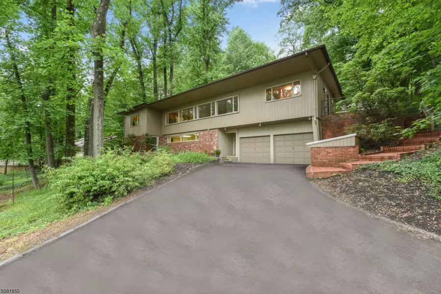 379 Park Slope, Mountainside Boro, NJ 07092