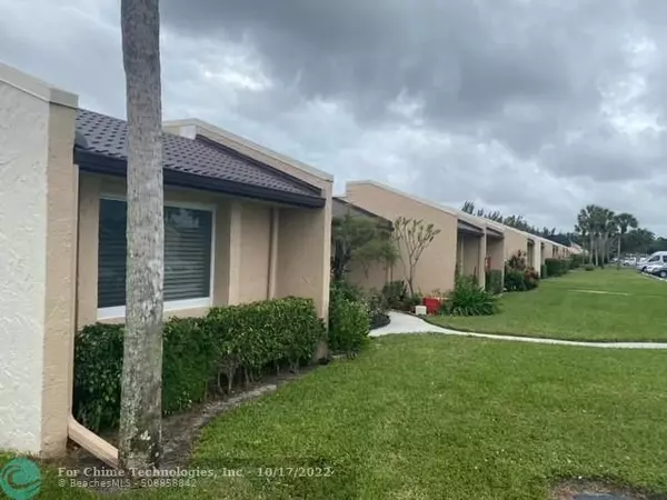 West Palm Beach, FL 33411,147 Lake Meryl Dr  #147