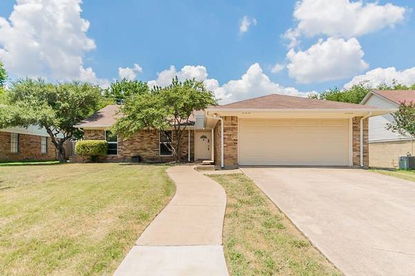 1928 Aspen Drive, Lewisville, TX 75077