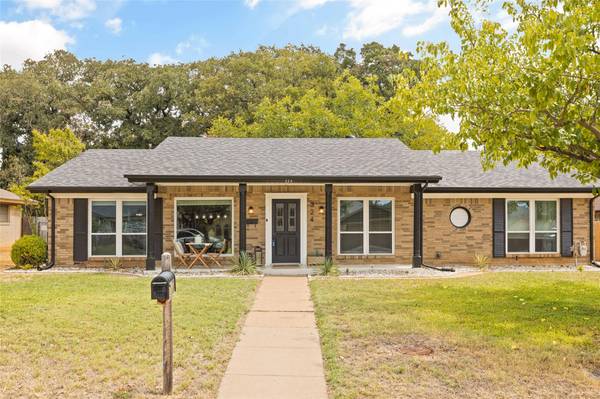 324 Carnation Lane, Hurst, TX 76053