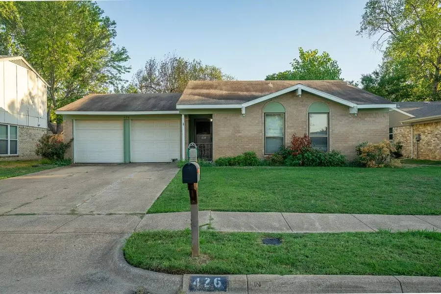 426 Stonehenge Drive, Arlington, TX 76014