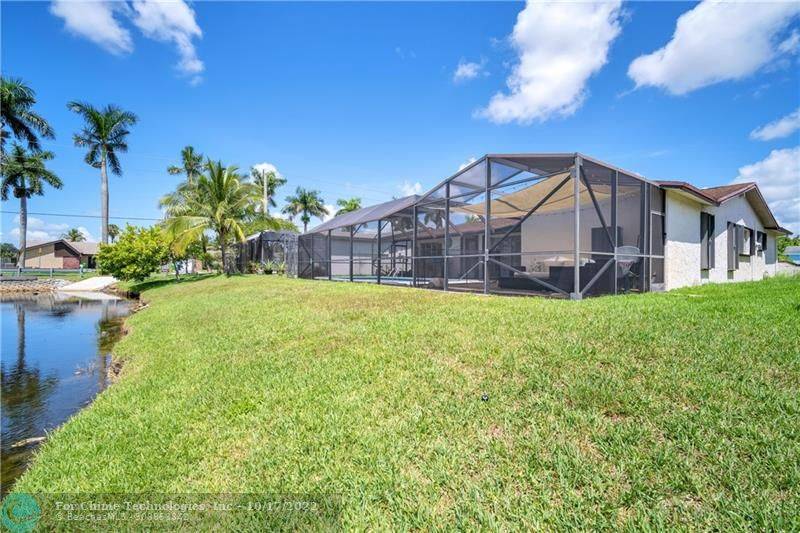 11470 NW 42nd St, Sunrise, FL 33323
