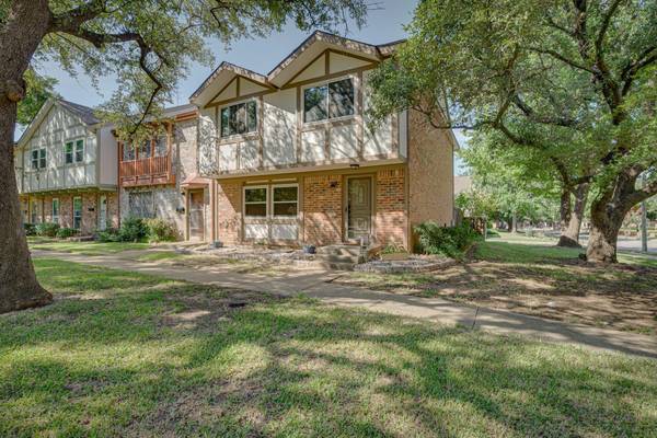 300 Westview Terrace, Arlington, TX 76013