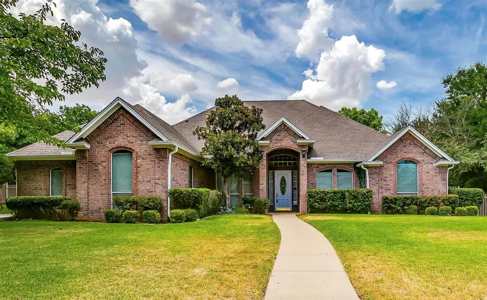 911 Canterbury Lane, Keller, TX 76248