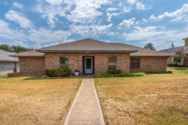 1310 36th Street NE, Paris, TX 75462