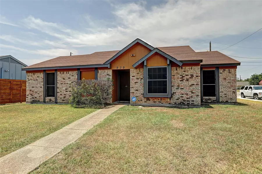 839 Woodgreen Drive, Dallas, TX 75217