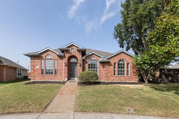 2216 Pinto Lane, Lewisville, TX 75067