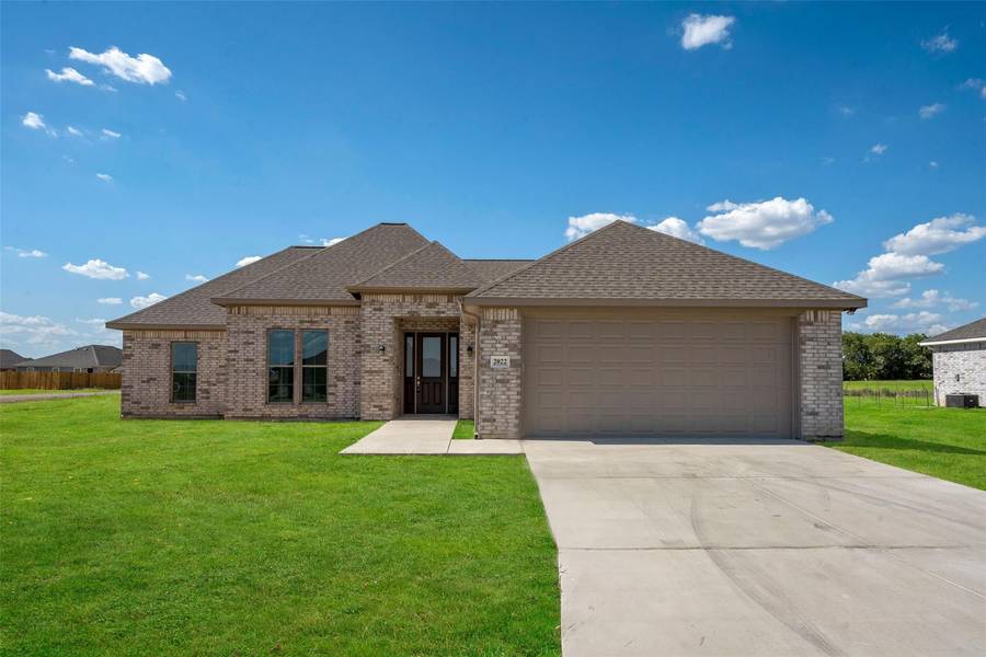 2022 Clay, Mabank, TX 75147