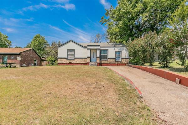 1617 Laura Road, River Oaks, TX 76114