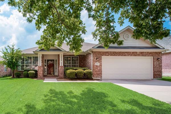 2845 Rochester Court, Grand Prairie, TX 75052