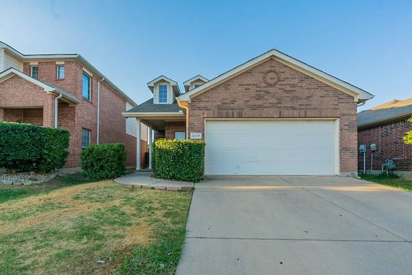 2117 Charmion Lane, Fort Worth, TX 76131