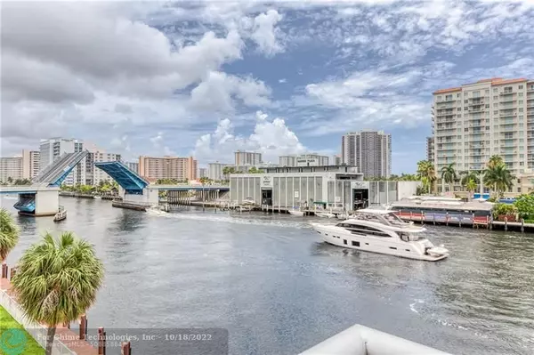 2900 NE 30th St  #M-4, Fort Lauderdale, FL 33306