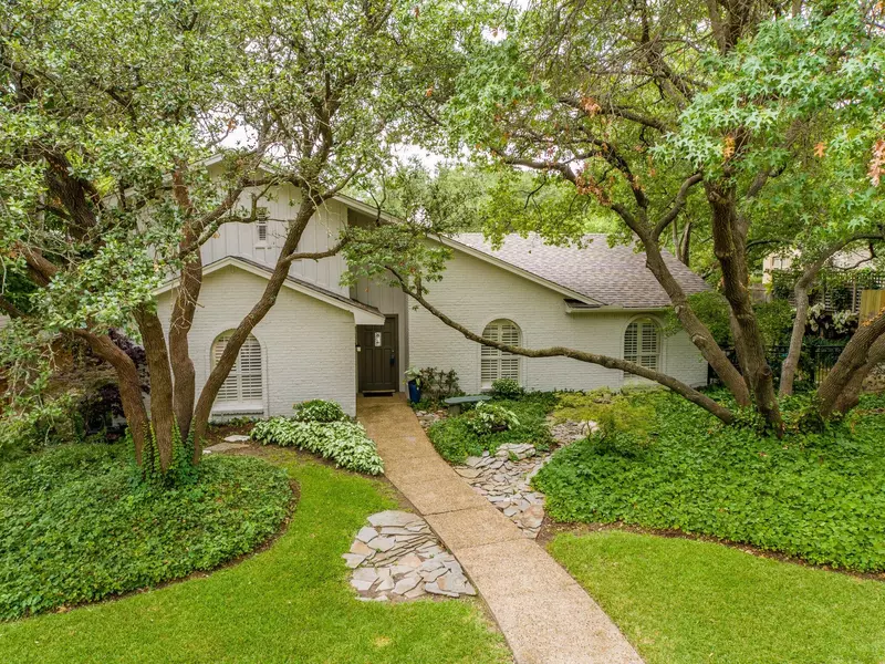 305 Stonebridge Drive, Richardson, TX 75080