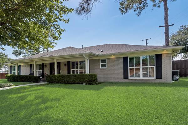 1348 Kathryn Street, Hurst, TX 76053