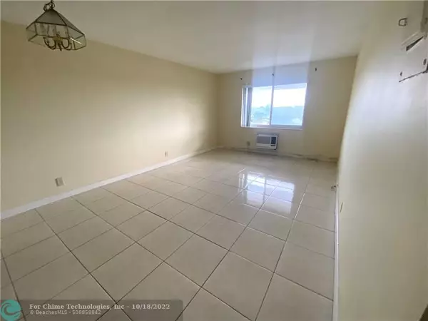 Pompano Beach, FL 33064,1150 E Sample Rd  #304