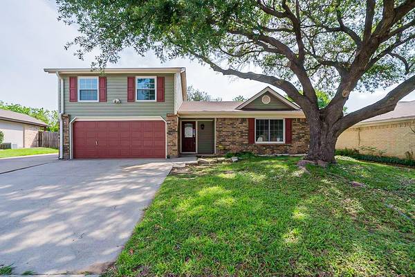 6524 Storm Drive, Watauga, TX 76148