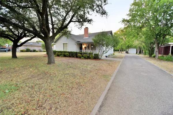 210 Mcanear Street, Cleburne, TX 76033