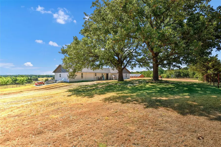 1002 Cherry Mound Lane, Denison, TX 75021