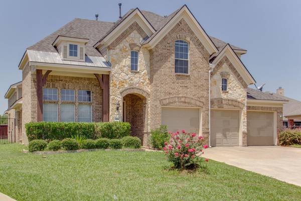 704 Irwin Drive, Mansfield, TX 76063