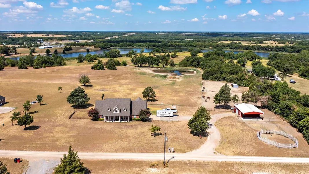 434 Private Road 288, Honey Grove, TX 75446