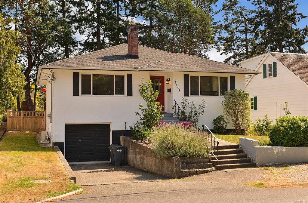 2849 Adelaide Ave, Saanich, BC V9A 2L3