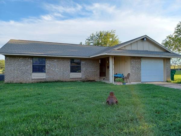 232 Hillcrest Drive, Nocona, TX 76255