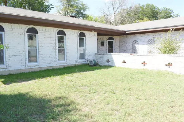 Everman, TX 76140,312 Deer Creek Road