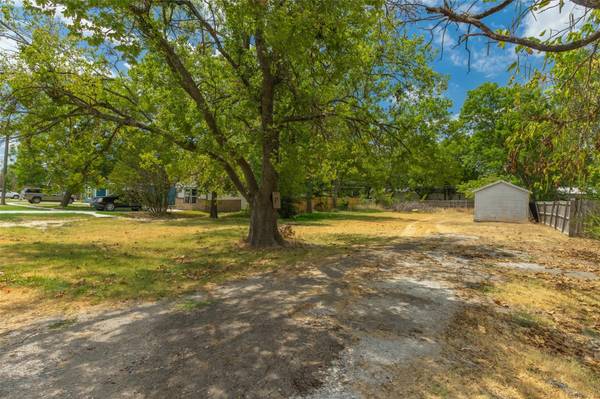 Celeste, TX 75423,109 N 3rd Street