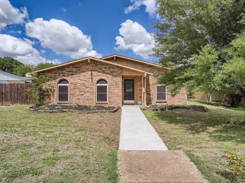 645 Priscilla Lane, Desoto, TX 75115