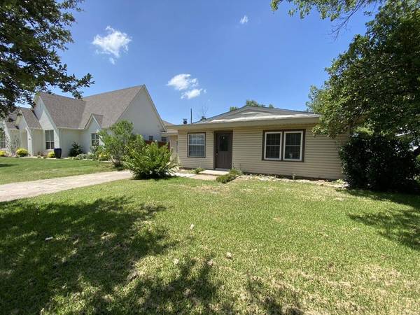 5864 Lyle Street, Westworth Village, TX 76114