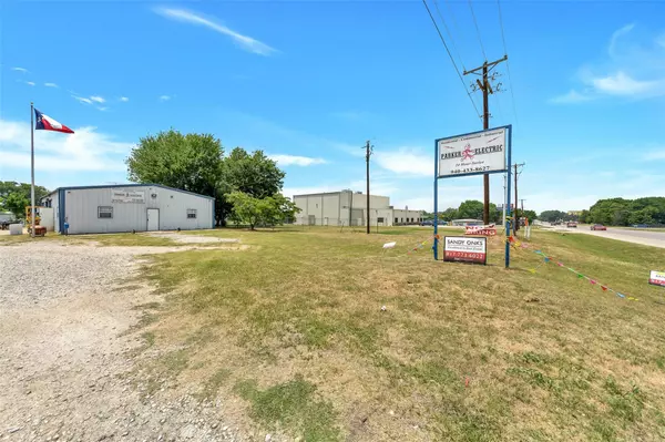 Rhome, TX 76078,3842 E Highway 114