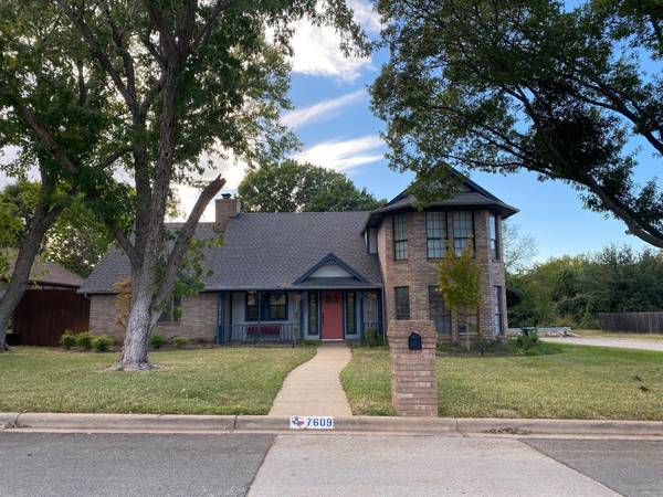 7609 Aubrey Lane, North Richland Hills, TX 76182