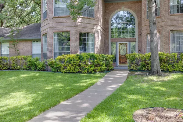 Colleyville, TX 76034,300 Van Oaks Drive