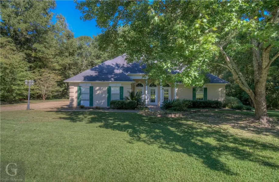 6112 Shadow Wood Drive, Shreveport, LA 71107