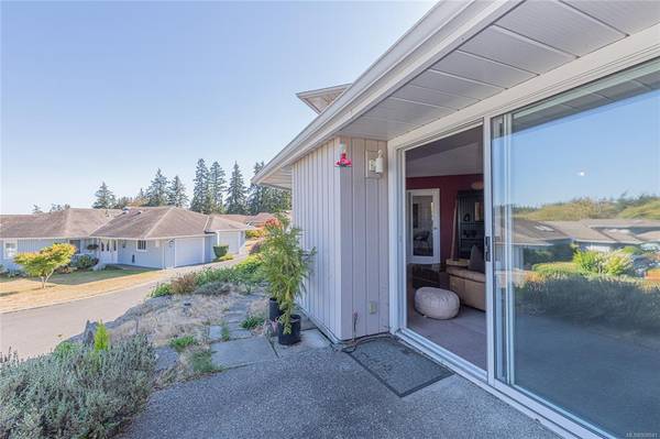 Salt Spring, BC V8K 1T2,130 Corbett Rd #4