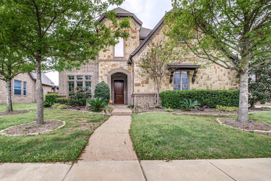 8105 Canyon Oak Drive, North Richland Hills, TX 76182