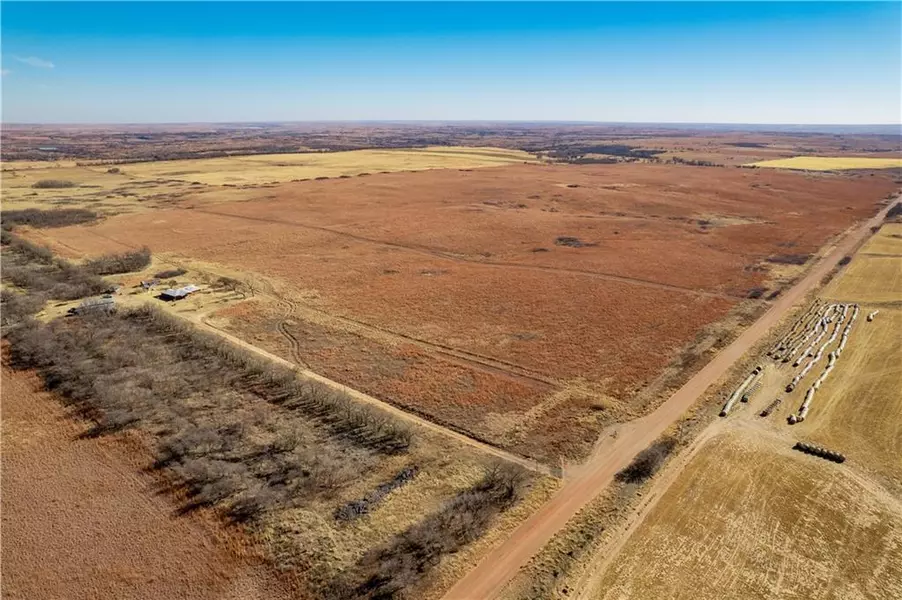 8704 N 1810 Road, Crawford, OK 73638