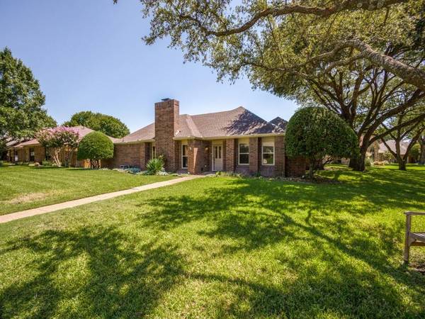 3906 Thornhill Way, Rowlett, TX 75088