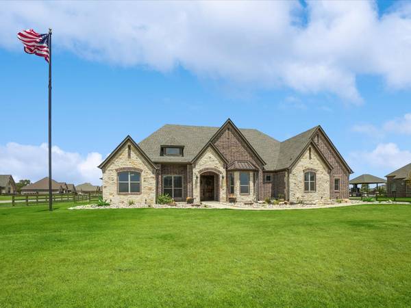 13450 Escalara Lane, Justin, TX 76247