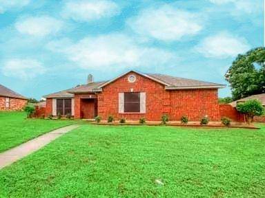 916 Breckenridge Drive, Desoto, TX 75115