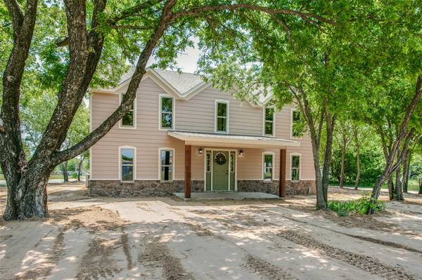 166 Short Street, Forestburg, TX 76239