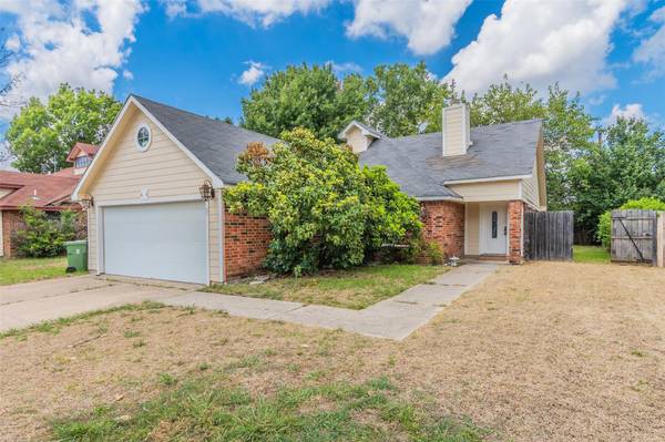 419 Benjamin Lane, Arlington, TX 76002