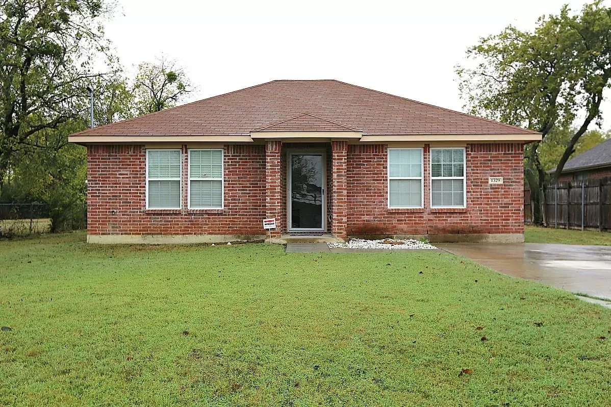 Desoto, TX 75115,1329 Honor Drive