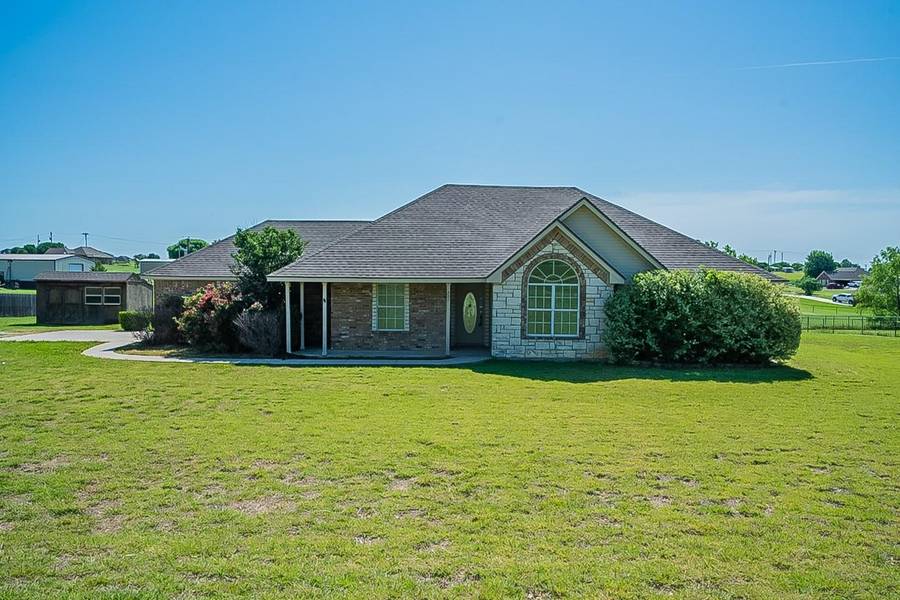 202 Valley Meadow Drive, Decatur, TX 76234