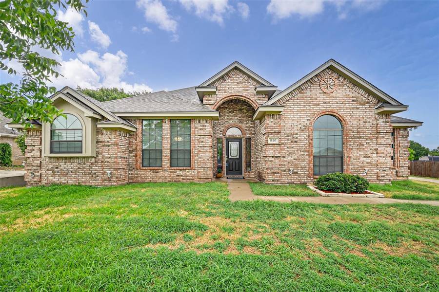 816 Edgehill Road, Burleson, TX 76028