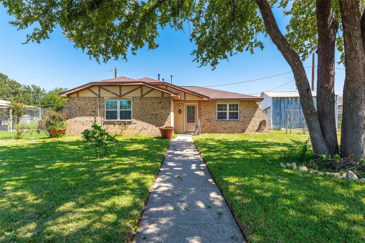 126 S Pleasant Woods Drive, Dallas, TX 75217
