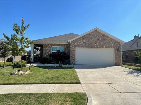 496 Bank Way, Crowley, TX 76036